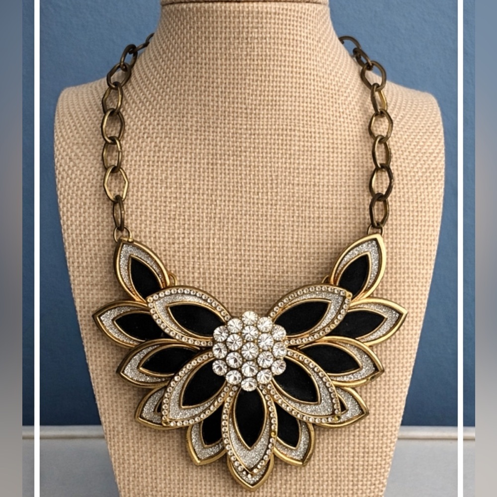 Black & Gold Floral Rhinestone Statement Necklace – Bold Chunky Design